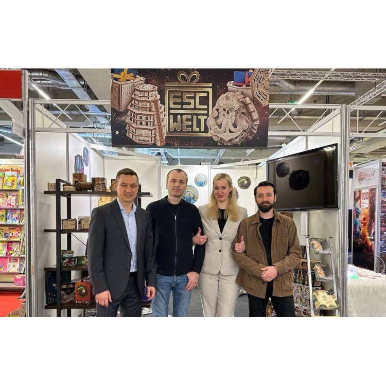 The EscapeWelt team successfully presented at the largest toy fair SPIELWARENMESSE in Nuremberg